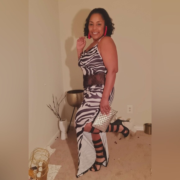 Printed Dress - Picture 2 of 5